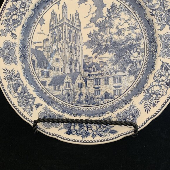 Wedgwood Yale Plate Wrexham Tower Memorial Quadrangle 1920 10 5/8" England Vtg - Picture 4 of 6